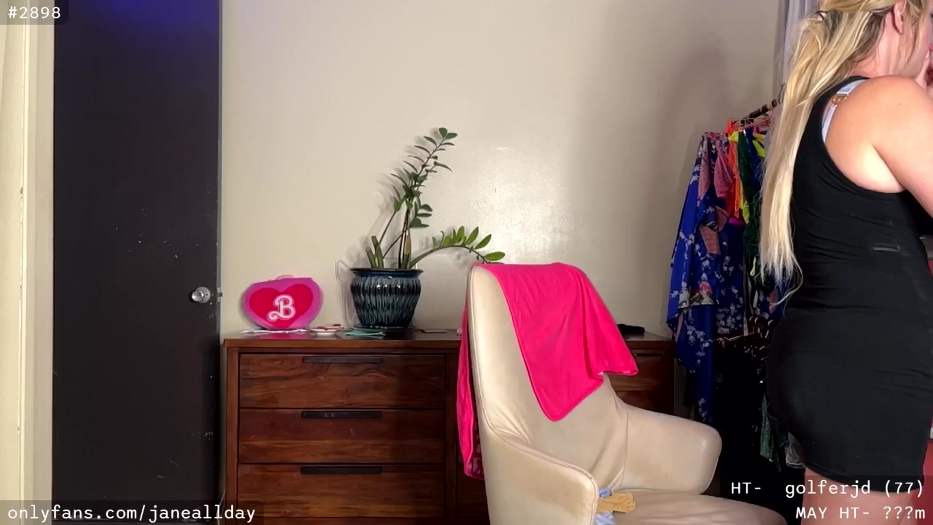 Gallery image thumbnail from JaneAllDay's myfreecams stream on, 05/03/2025, 05:28 image 18 of 20