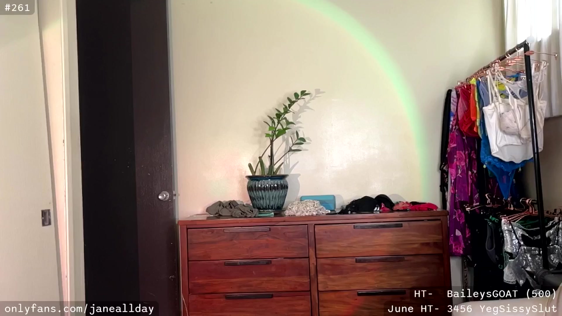 Gallery image thumbnail from JaneAllDay's myfreecams stream on, 06/25/2025, 05:22 image 1 of 20