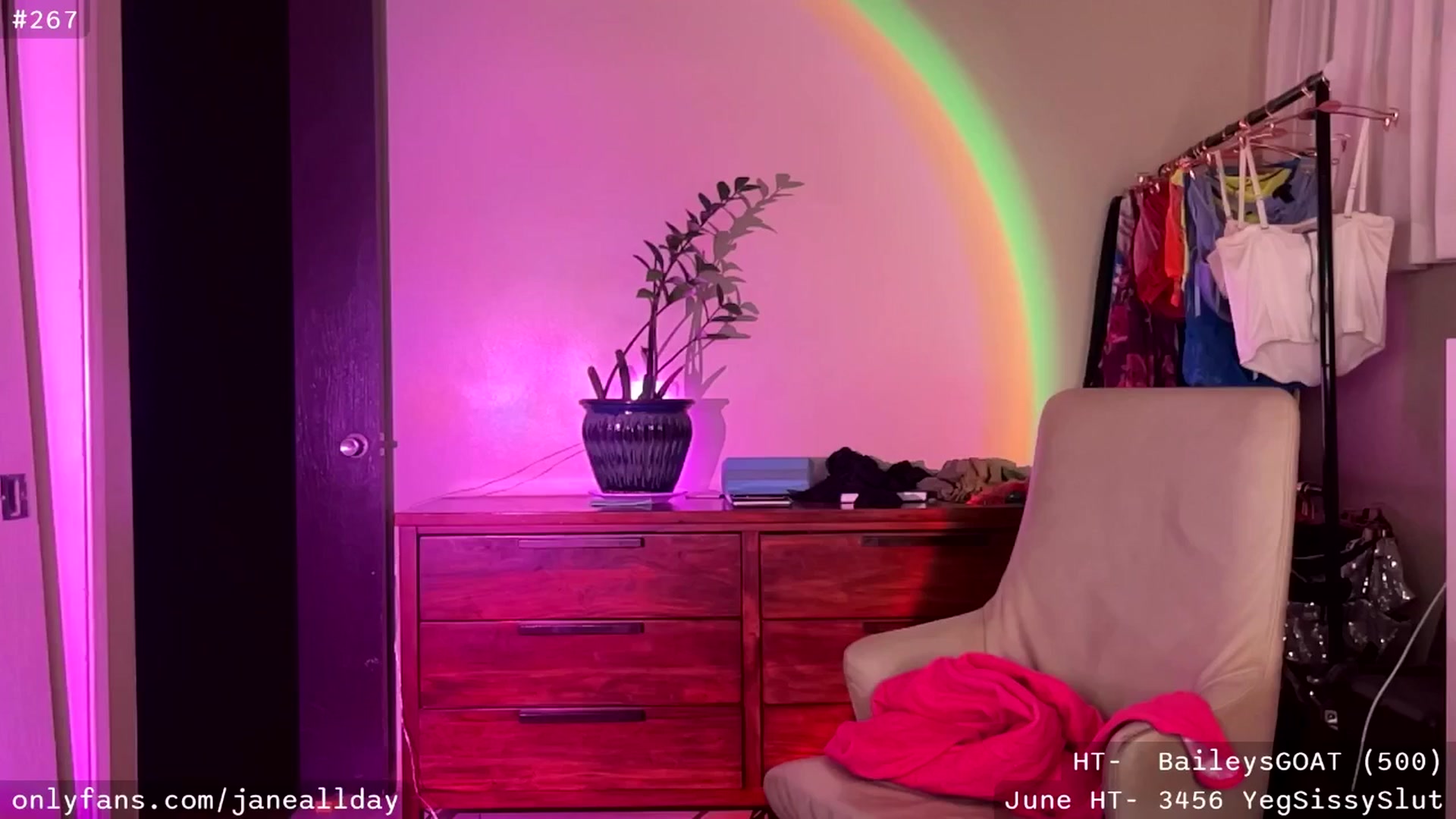 Gallery image thumbnail from JaneAllDay's myfreecams stream on, 06/30/2025, 07:48 image 11 of 20