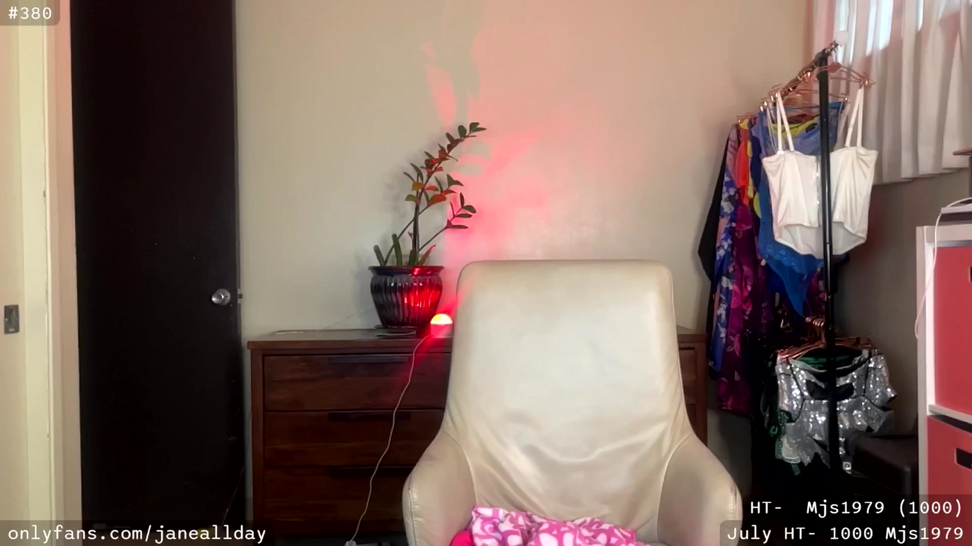 Gallery image thumbnail from JaneAllDay's myfreecams stream on, 07/12/2025, 05:58 image 1 of 20