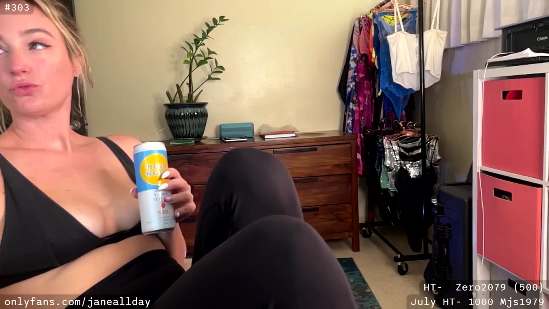 Gallery image thumbnail from JaneAllDay's myfreecams stream on, 07/14/2025, 05:02 image 6 of 20