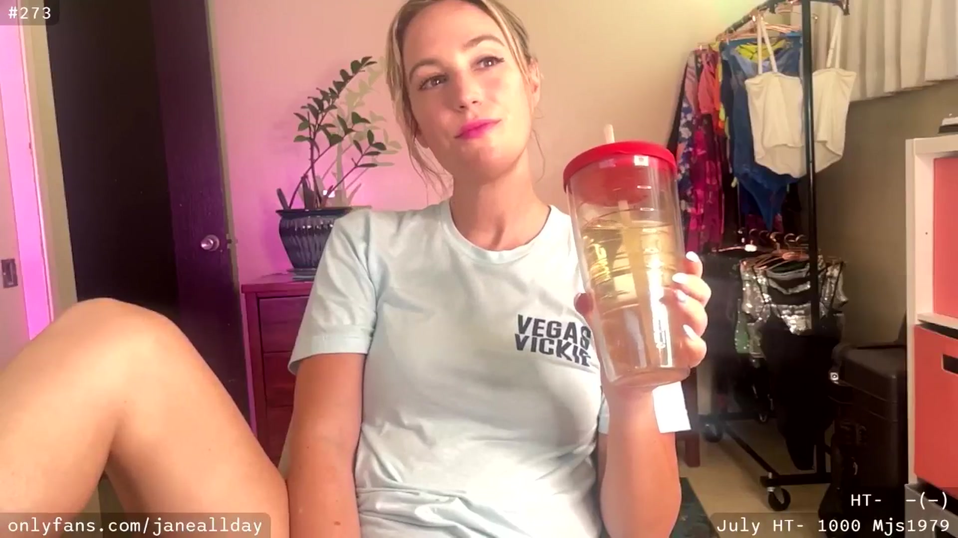 Gallery image thumbnail from JaneAllDay's myfreecams stream on, 07/16/2025, 04:04 image 4 of 20