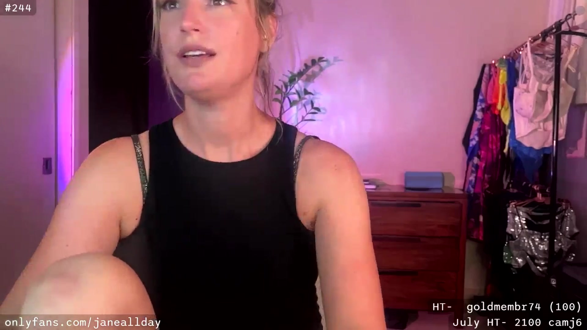 Gallery image thumbnail from JaneAllDay's myfreecams stream on, 07/31/2025, 06:45 image 7 of 20