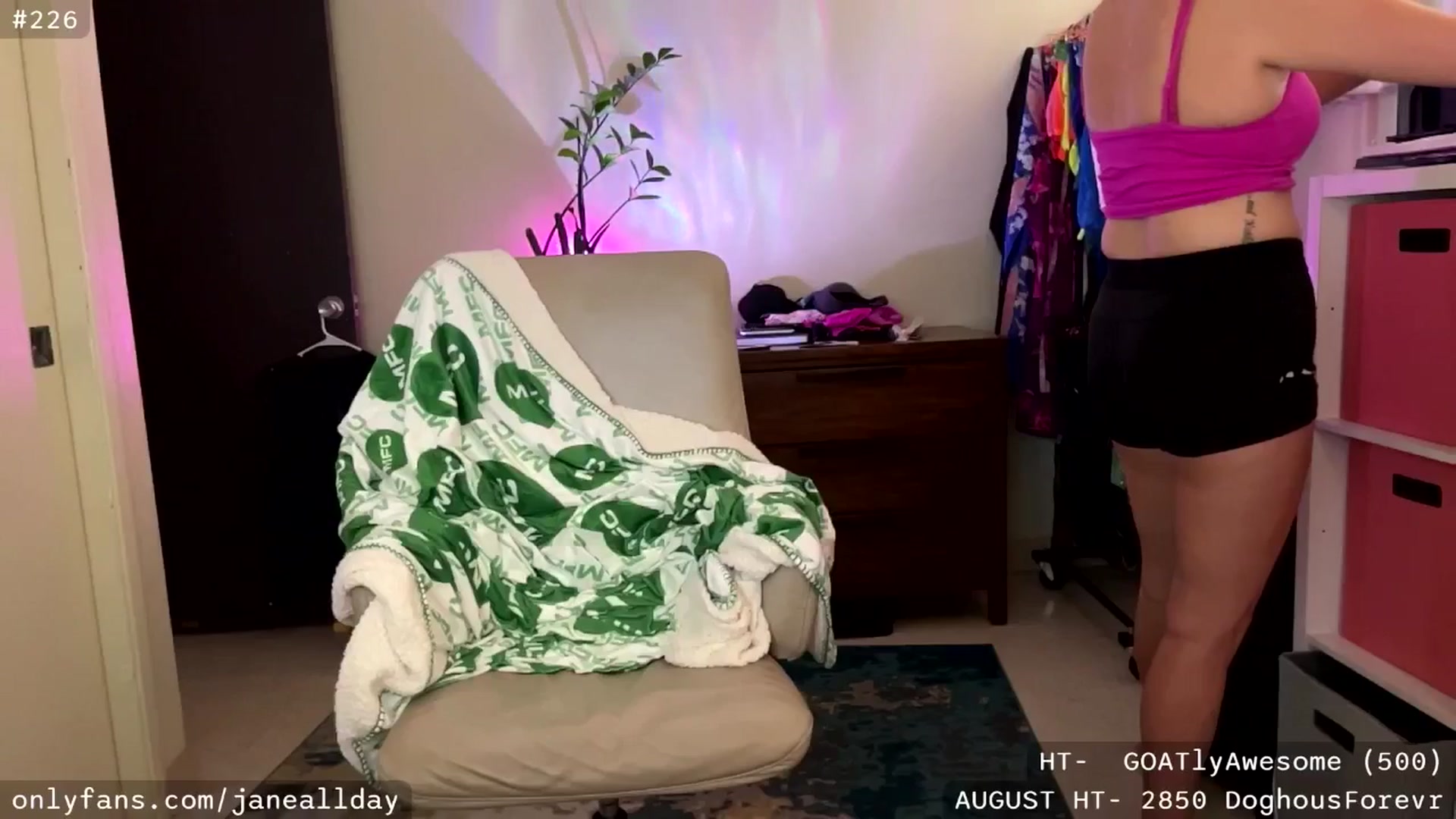 Gallery image thumbnail from JaneAllDay's myfreecams stream on, 08/14/2025, 04:57 image 18 of 20