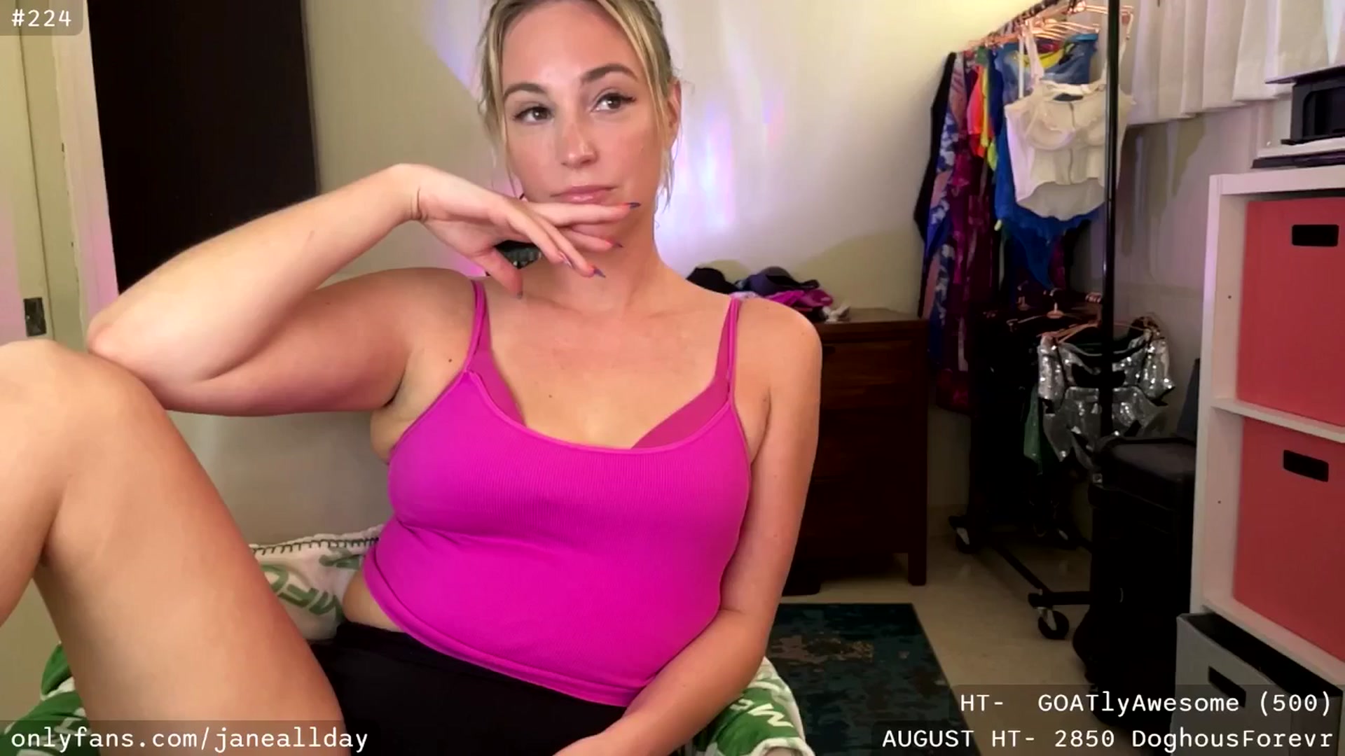 Gallery image thumbnail from JaneAllDay's myfreecams stream on, 08/14/2025, 04:57 image 12 of 20