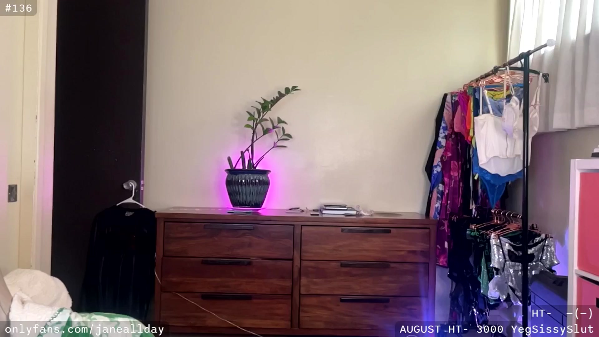 Gallery image thumbnail from JaneAllDay's myfreecams stream on, 08/26/2025, 06:29 image 1 of 20