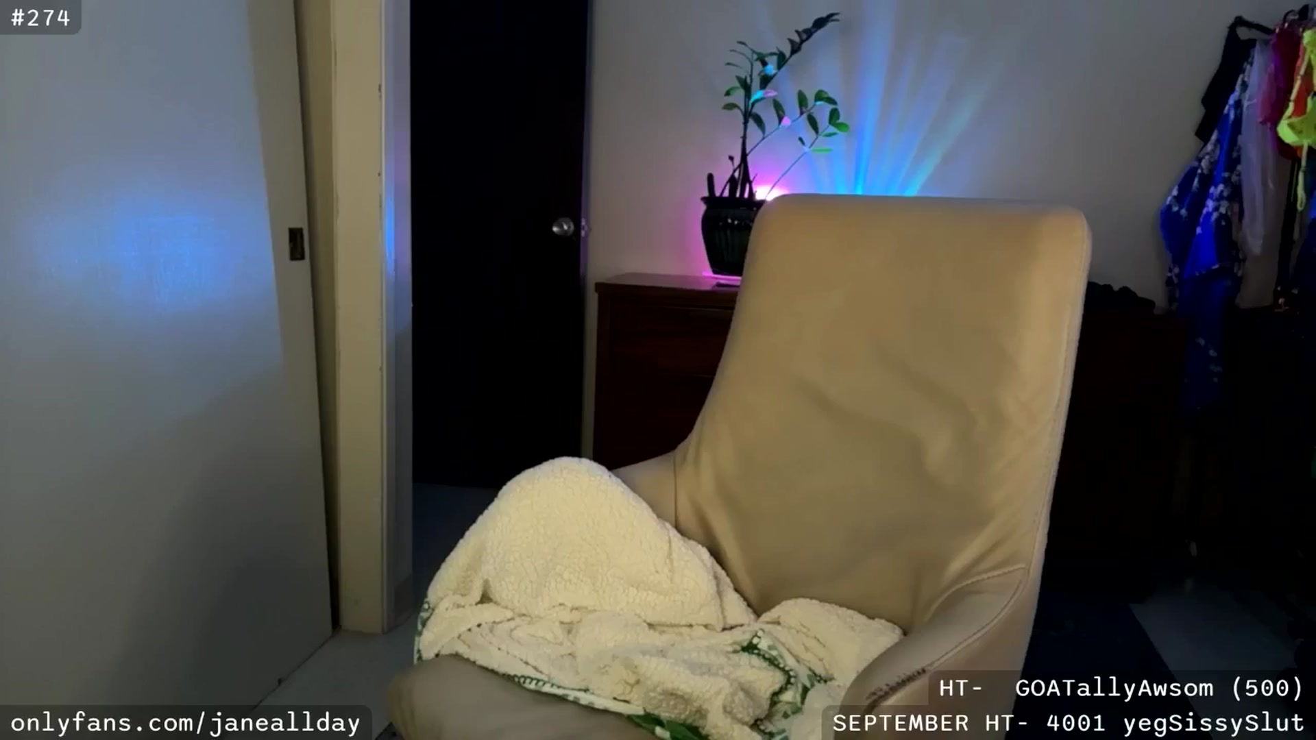 Gallery image thumbnail from JaneAllDay's myfreecams stream on, 09/21/2025, 06:18 image 18 of 20