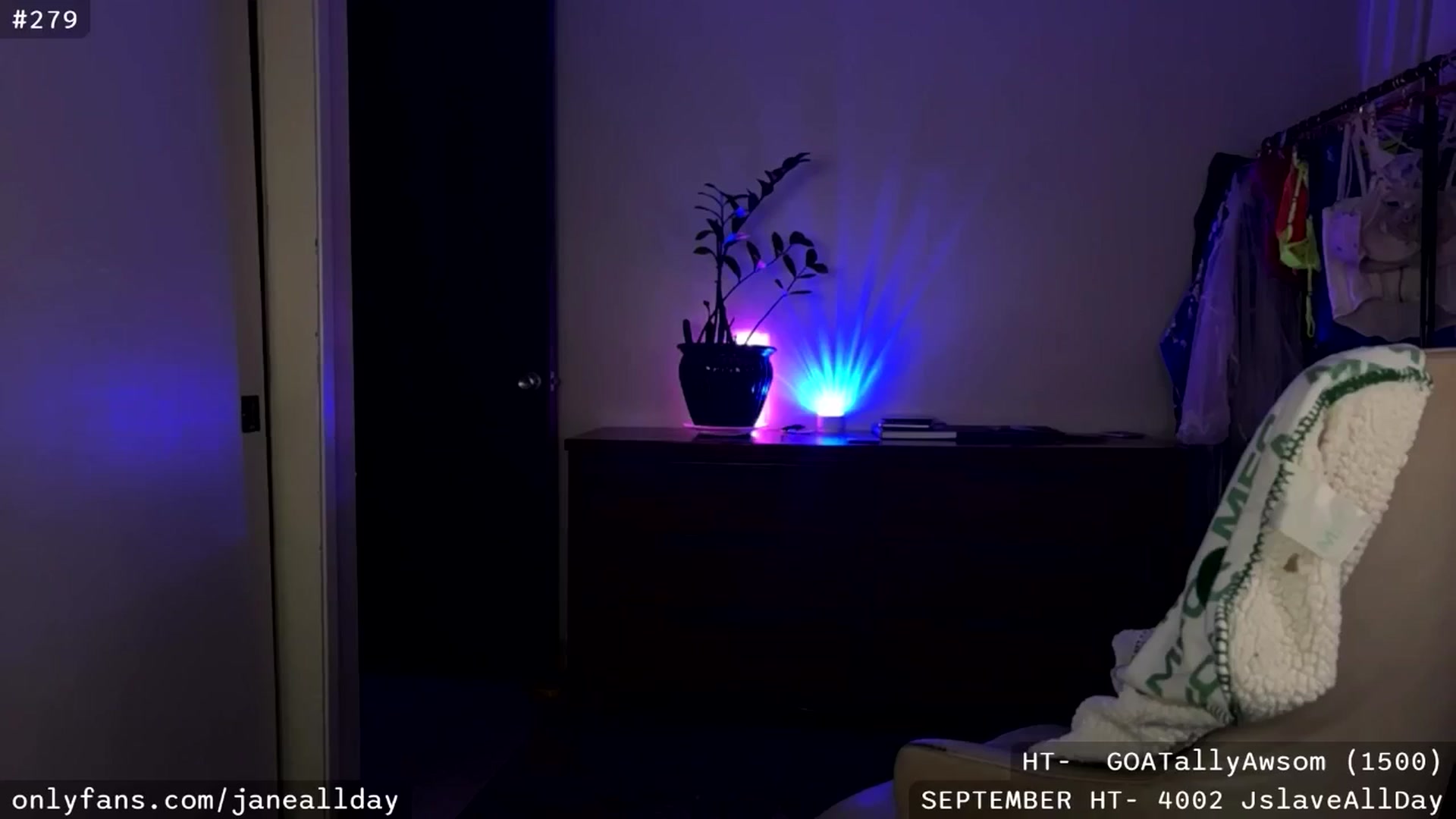 Gallery image thumbnail from JaneAllDay's myfreecams stream on, 09/26/2025, 05:47 image 14 of 20