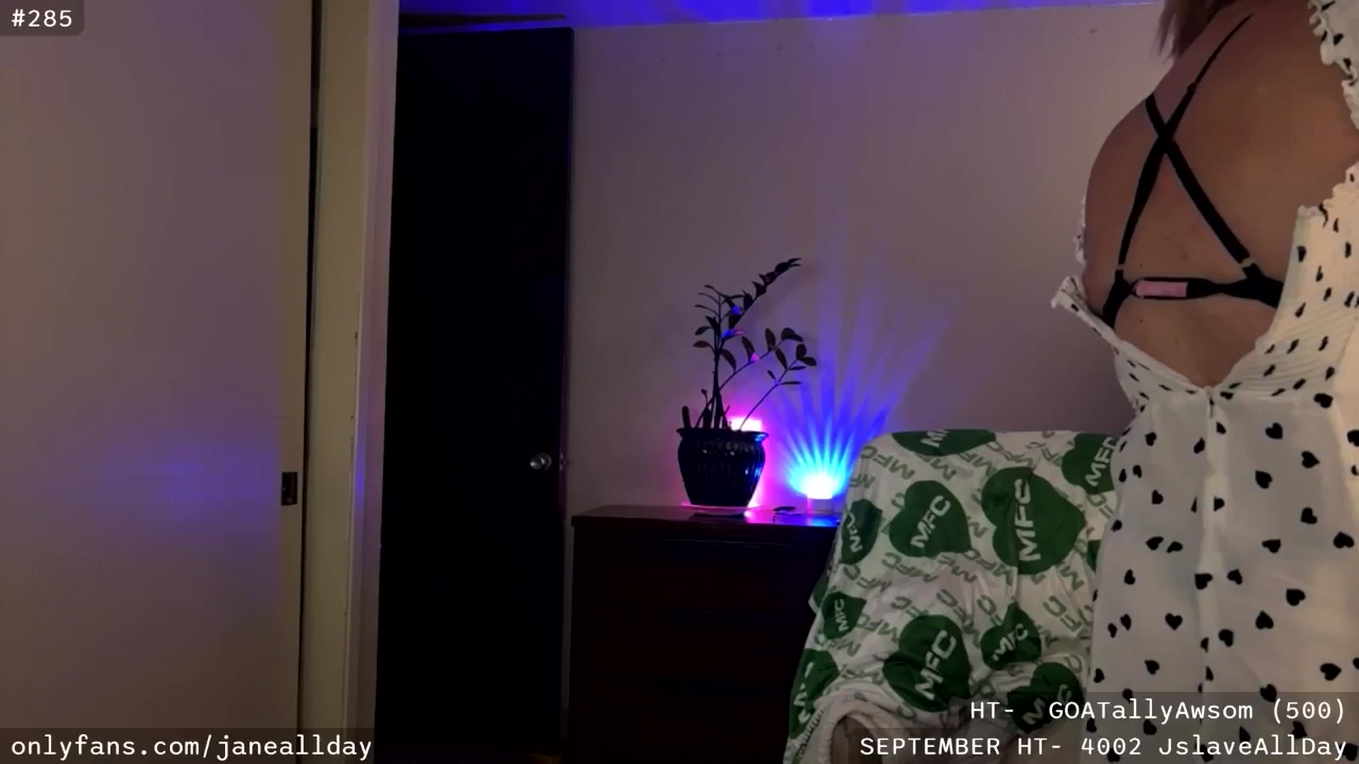 Gallery image thumbnail from JaneAllDay's myfreecams stream on, 09/26/2025, 05:47 image 1 of 20