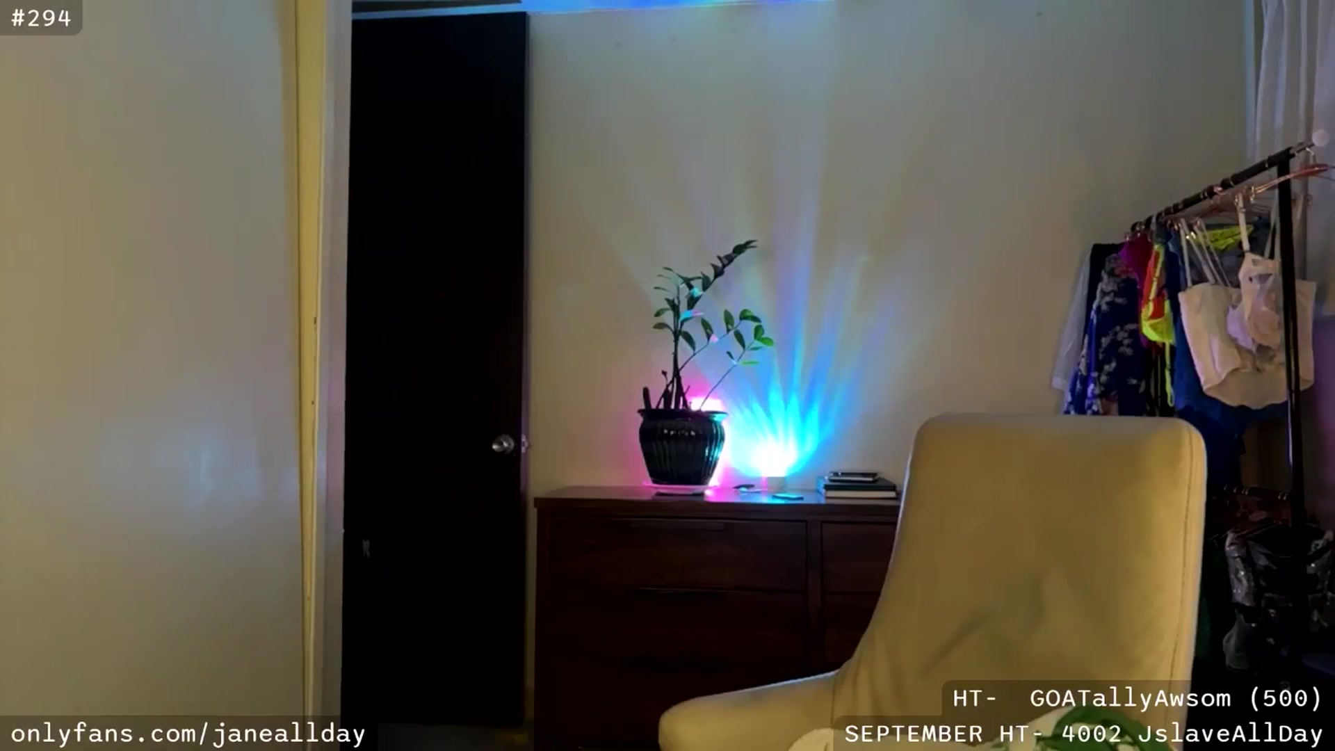Gallery image thumbnail from JaneAllDay's myfreecams stream on, 09/28/2025, 07:09 image 11 of 20