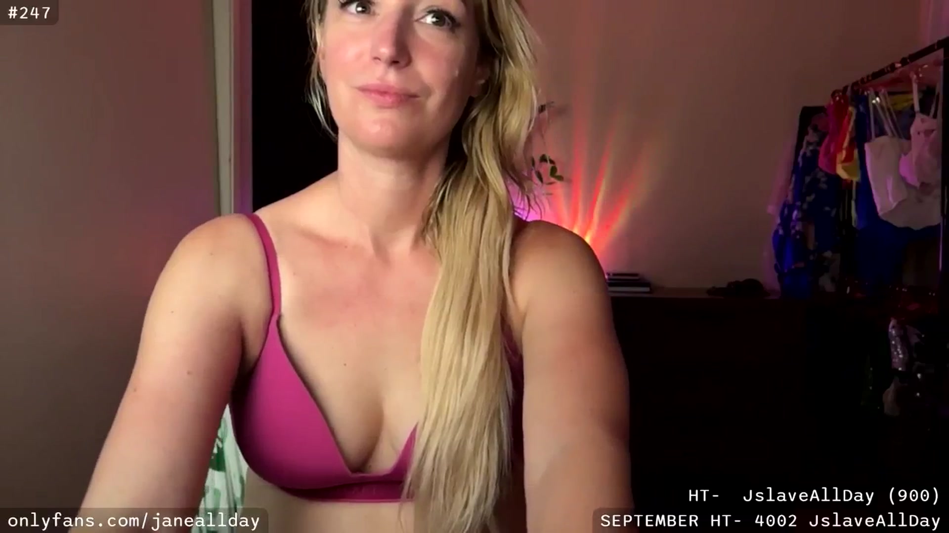Gallery image thumbnail from JaneAllDay's myfreecams stream on, 09/29/2025, 08:26 image 19 of 20