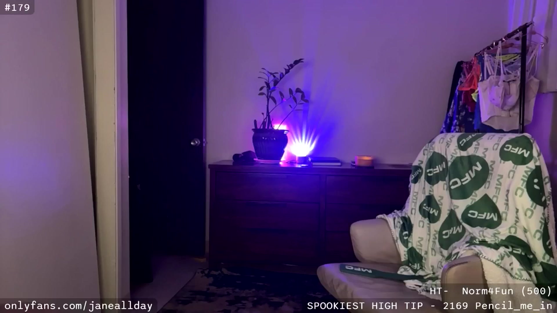 Gallery image thumbnail from JaneAllDay's myfreecams stream on, 10/14/2025, 05:42 image 9 of 20