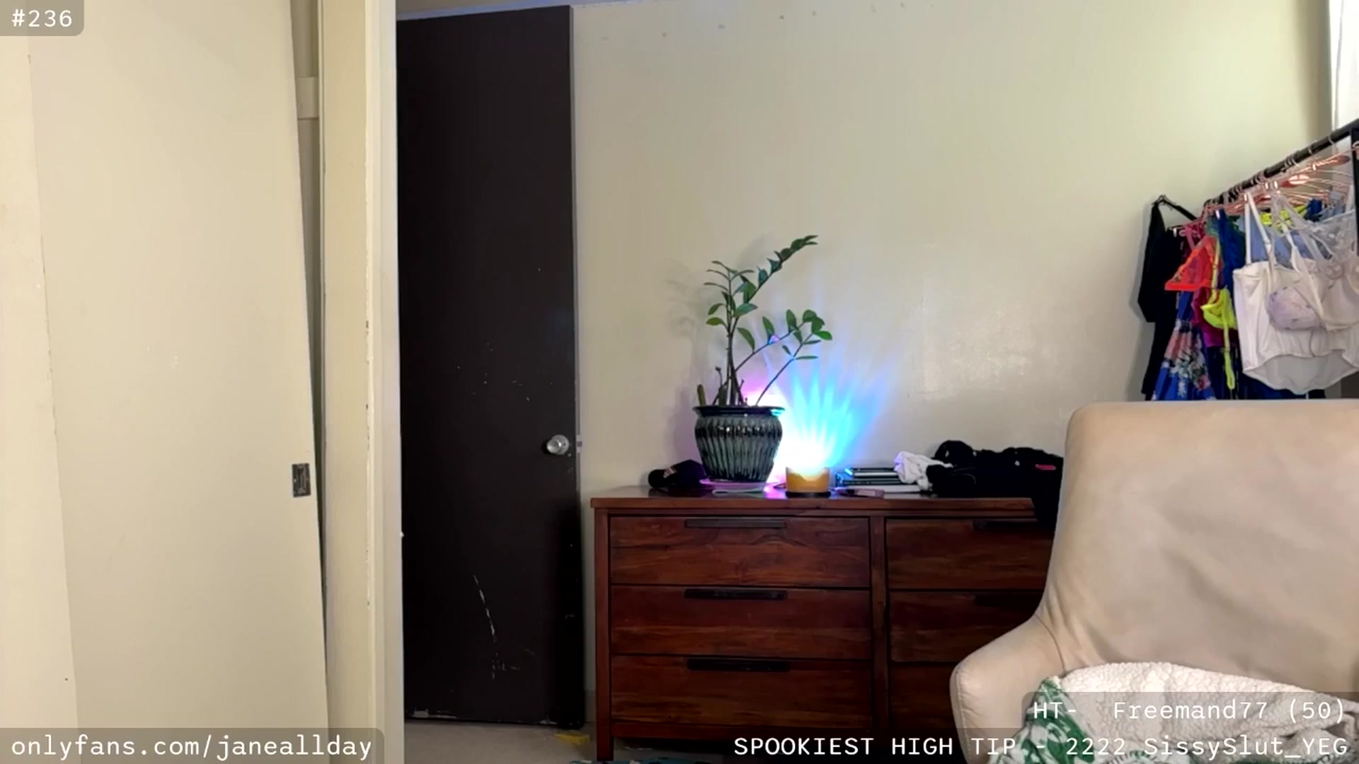 Gallery image thumbnail from JaneAllDay's myfreecams stream on, 10/26/2025, 02:34 image 16 of 20