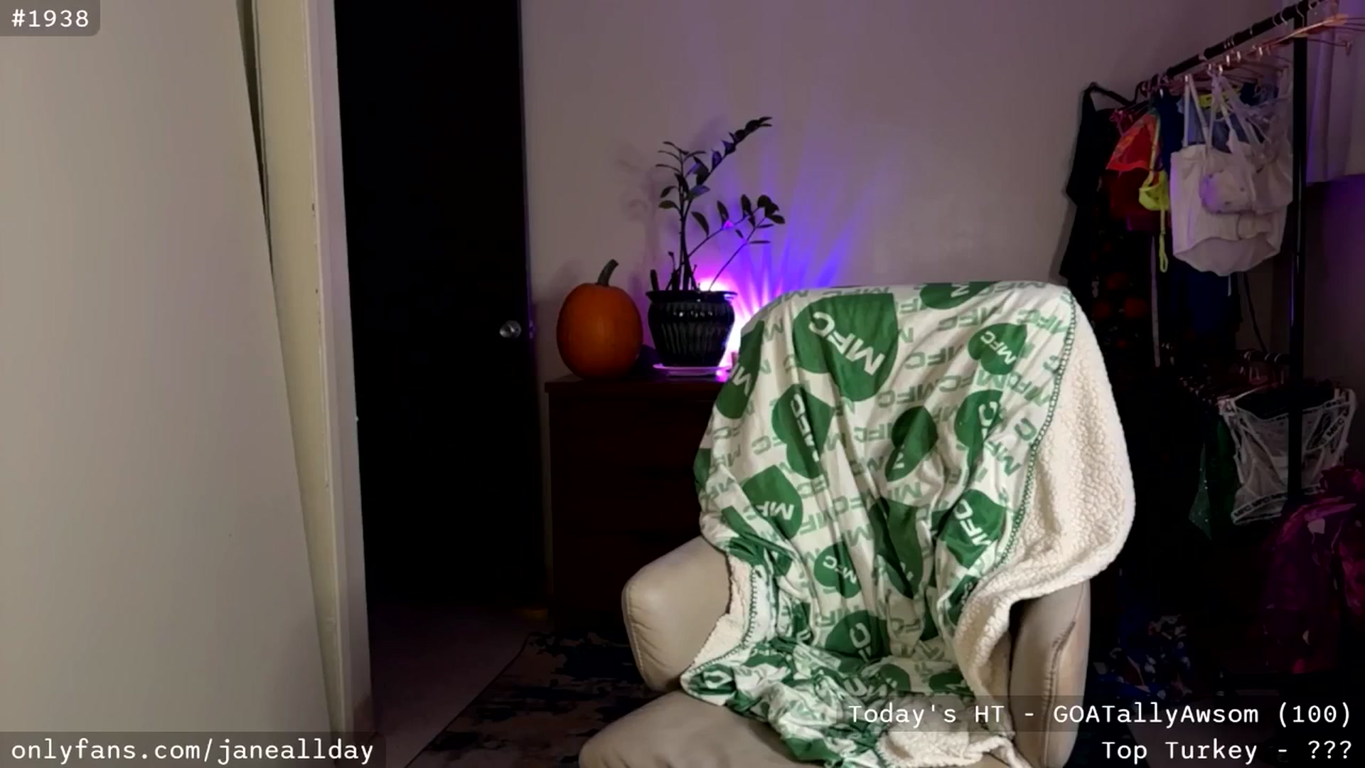 Gallery image thumbnail from JaneAllDay's myfreecams stream on, 11/02/2025, 05:31 image 17 of 20