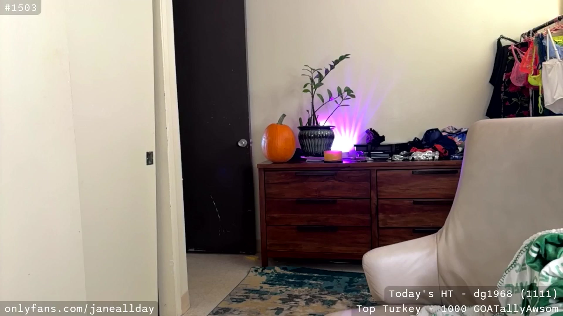Gallery image thumbnail from JaneAllDay's myfreecams stream on, 11/11/2025, 02:47 image 14 of 20