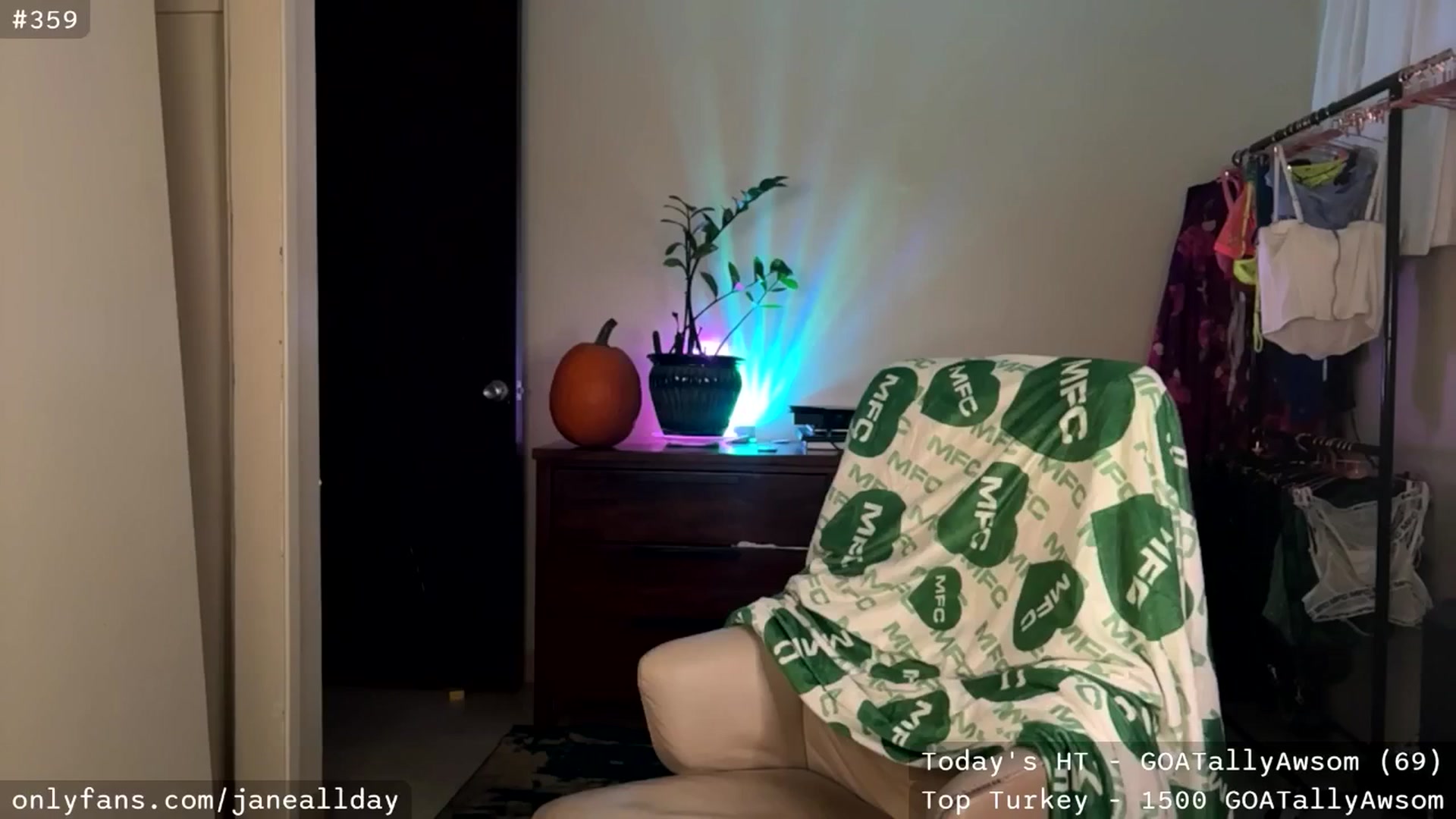 Gallery image thumbnail from JaneAllDay's myfreecams stream on, 11/13/2025, 05:54 image 9 of 20