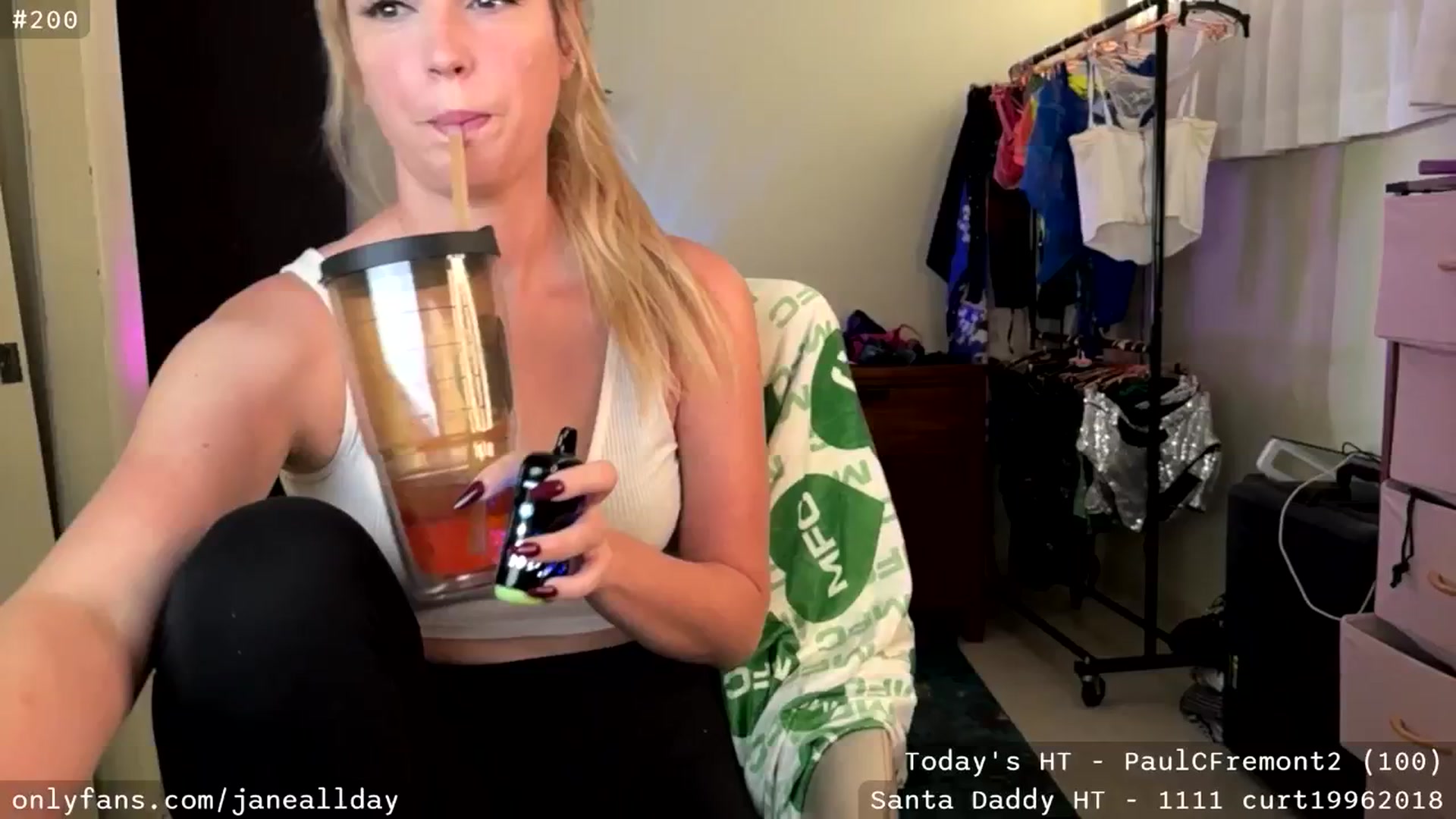 Gallery image thumbnail from JaneAllDay's myfreecams stream on, 12/04/2025, 04:15 image 2 of 20