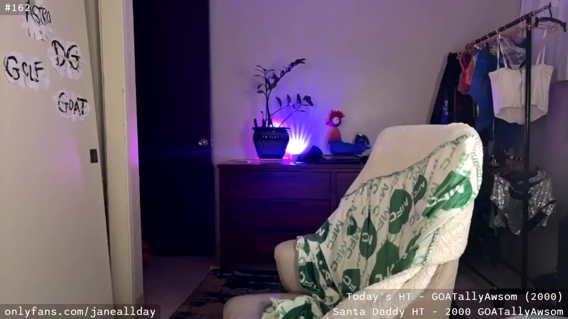 Gallery image thumbnail from JaneAllDay's myfreecams stream on, 12/06/2025, 07:42 image 1 of 20