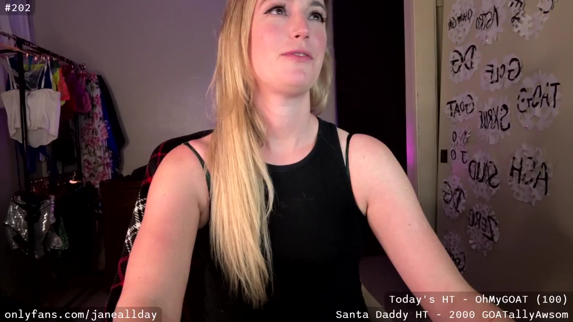 Gallery image thumbnail from JaneAllDay's myfreecams stream on, 12/17/2025, 05:09 image 19 of 20