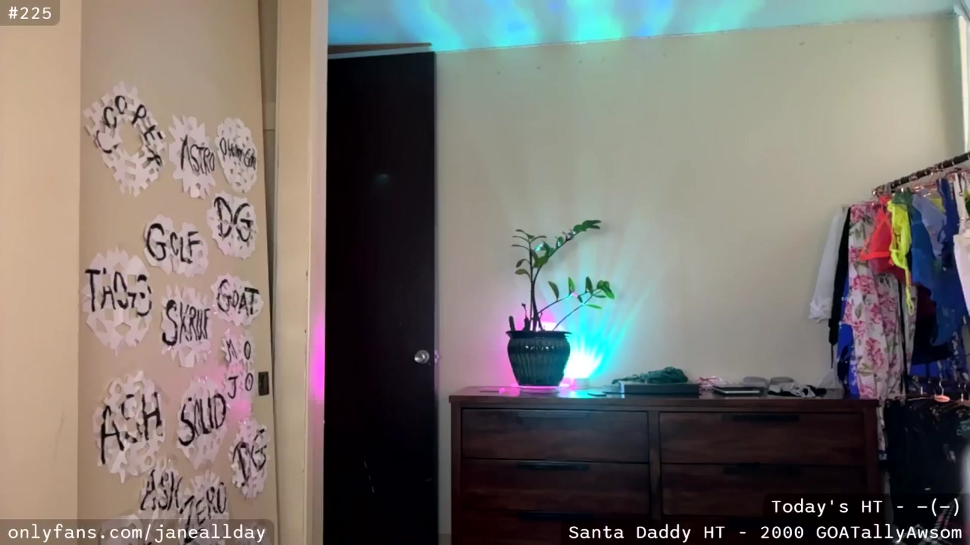 Gallery image thumbnail from JaneAllDay's myfreecams stream on, 12/22/2025, 04:45 image 3 of 20