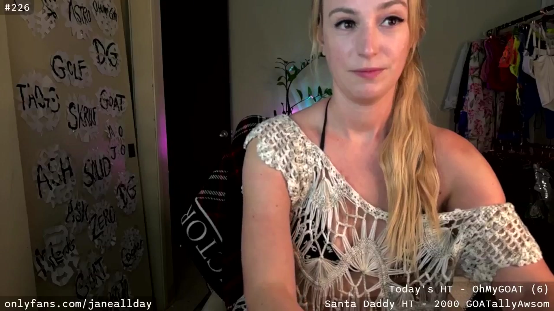Gallery image thumbnail from JaneAllDay's myfreecams stream on, 12/22/2025, 04:45 image 12 of 20