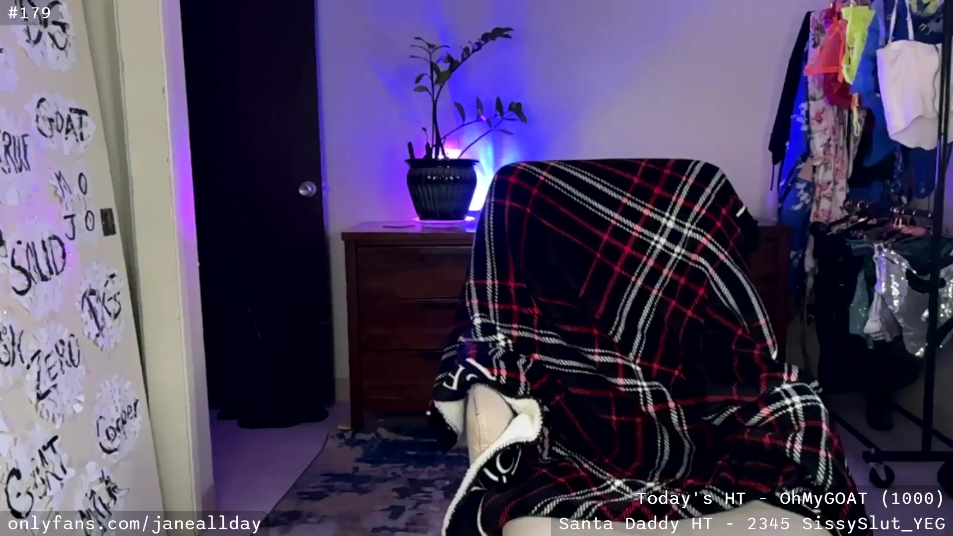 Gallery image thumbnail from JaneAllDay's myfreecams stream on, 12/31/2025, 08:11 image 15 of 20