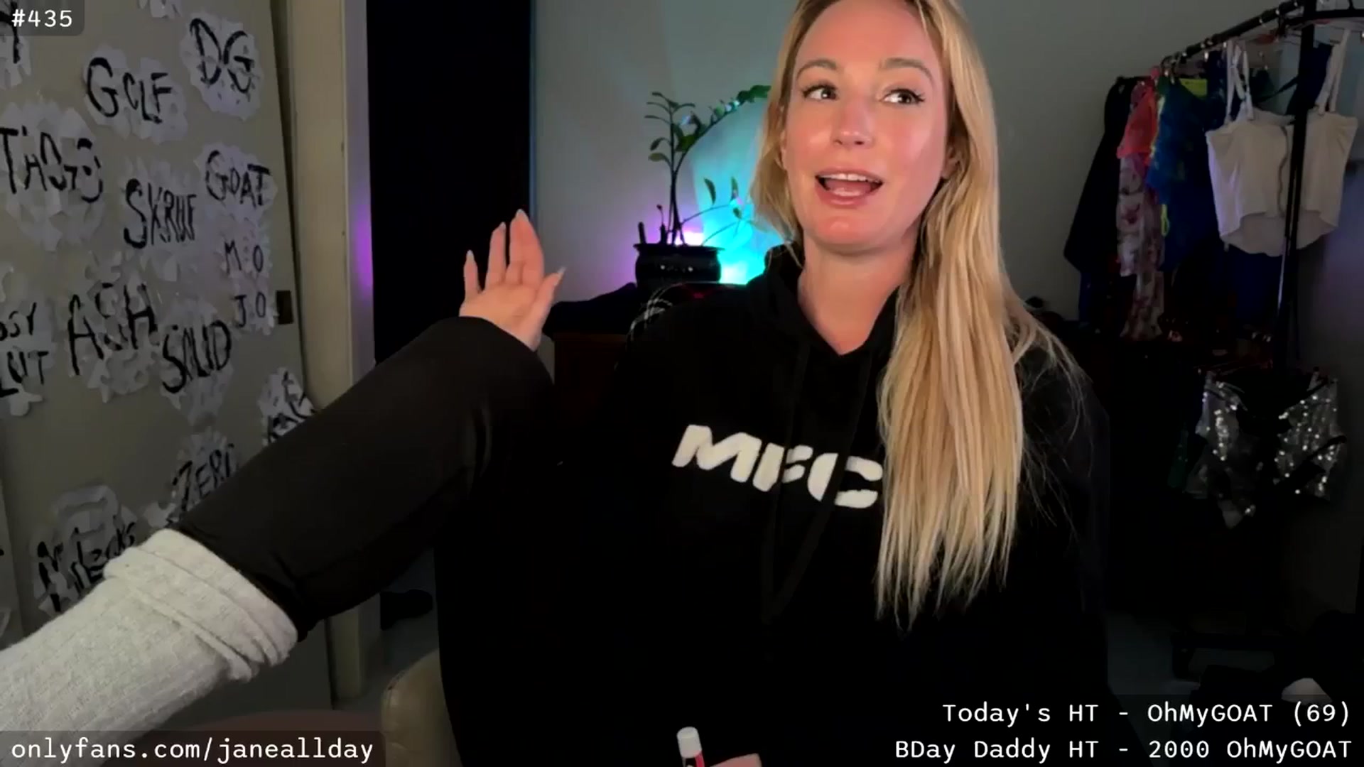 Gallery image thumbnail from JaneAllDay's myfreecams stream on, 01/17/2026, 07:11 image 7 of 20