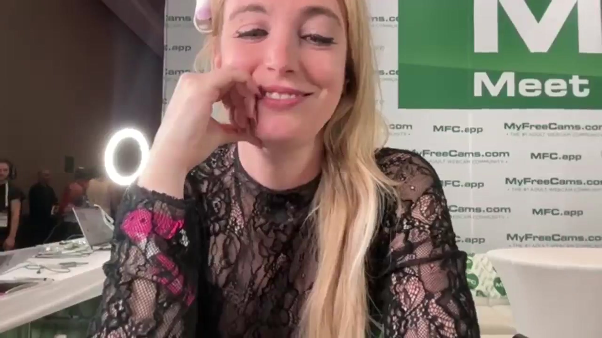 Gallery image thumbnail from JaneAllDay's myfreecams stream on, 01/23/2026, 23:40 image 3 of 20