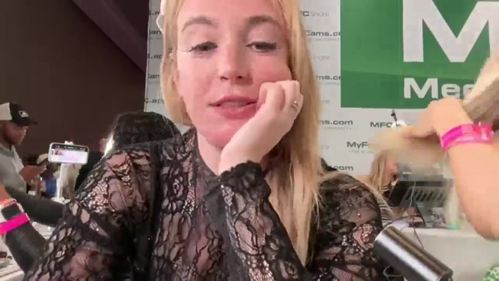 Gallery image thumbnail from JaneAllDay's myfreecams stream on, 01/24/2026, 01:03 image 14 of 20