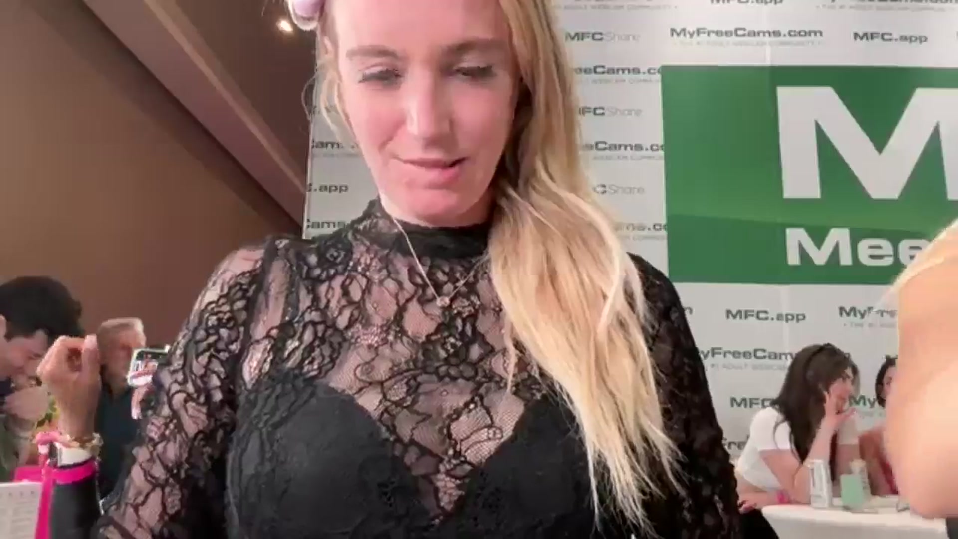 Gallery image thumbnail from JaneAllDay's myfreecams stream on, 01/24/2026, 03:08 image 7 of 20