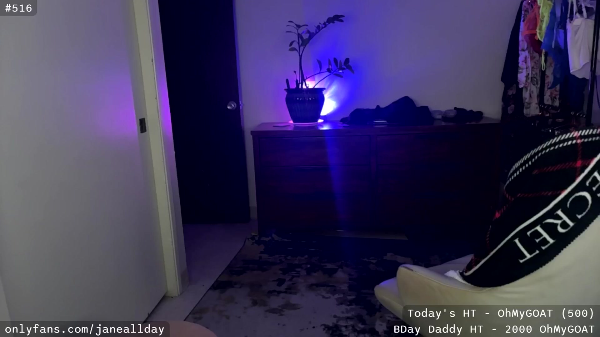 Gallery image thumbnail from JaneAllDay's myfreecams stream on, 01/27/2026, 06:32 image 14 of 20