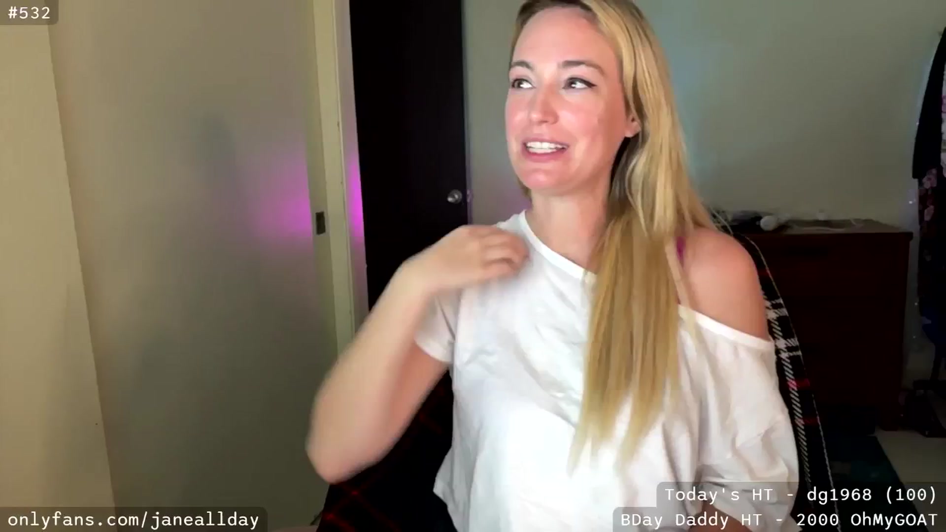 Gallery image thumbnail from JaneAllDay's myfreecams stream on, 01/28/2026, 05:21 image 9 of 20
