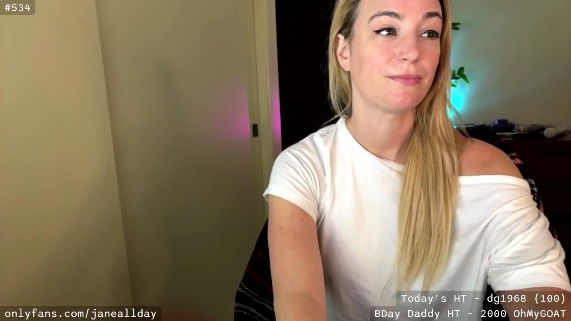 Gallery image thumbnail from JaneAllDay's myfreecams stream on, 01/28/2026, 05:21 image 6 of 20