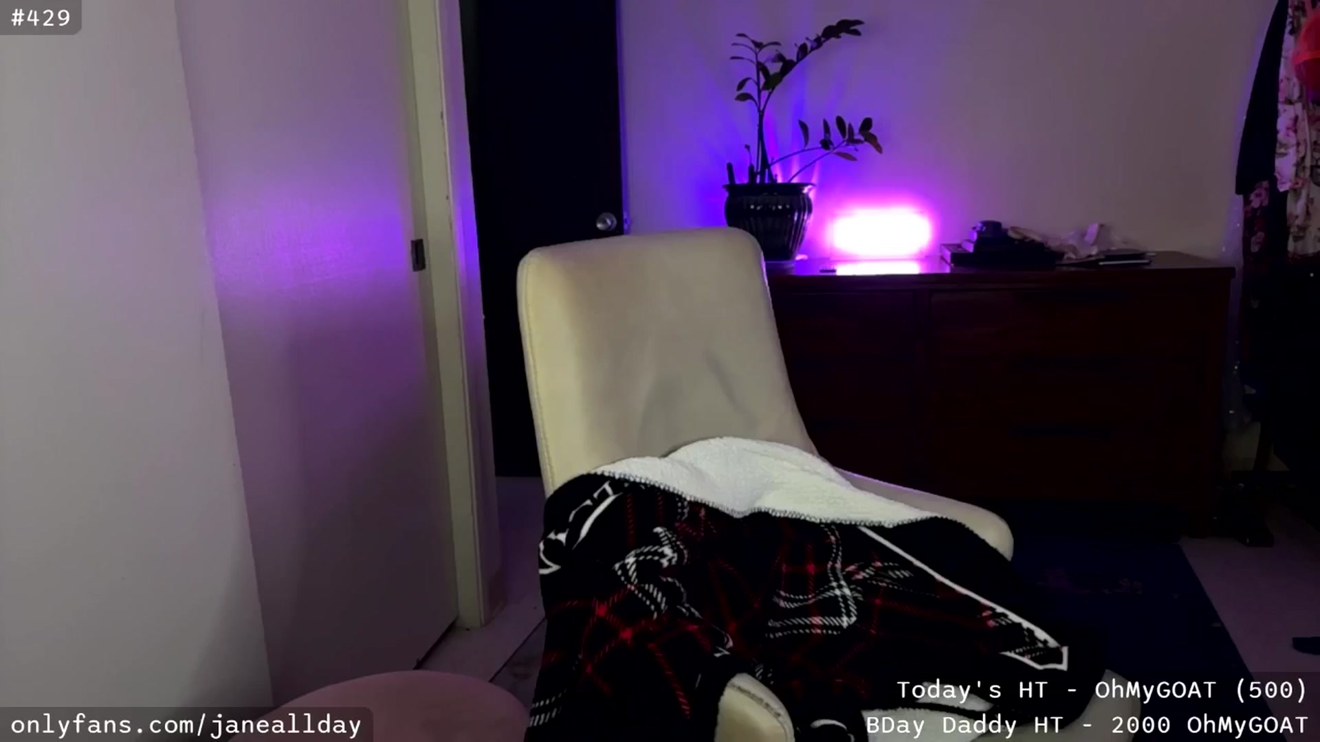 Gallery image thumbnail from JaneAllDay's myfreecams stream on, 02/01/2026, 07:27 image 11 of 20