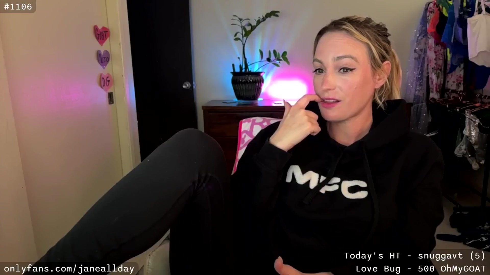 Gallery image thumbnail from JaneAllDay's myfreecams stream on, 02/05/2026, 04:21 image 5 of 20