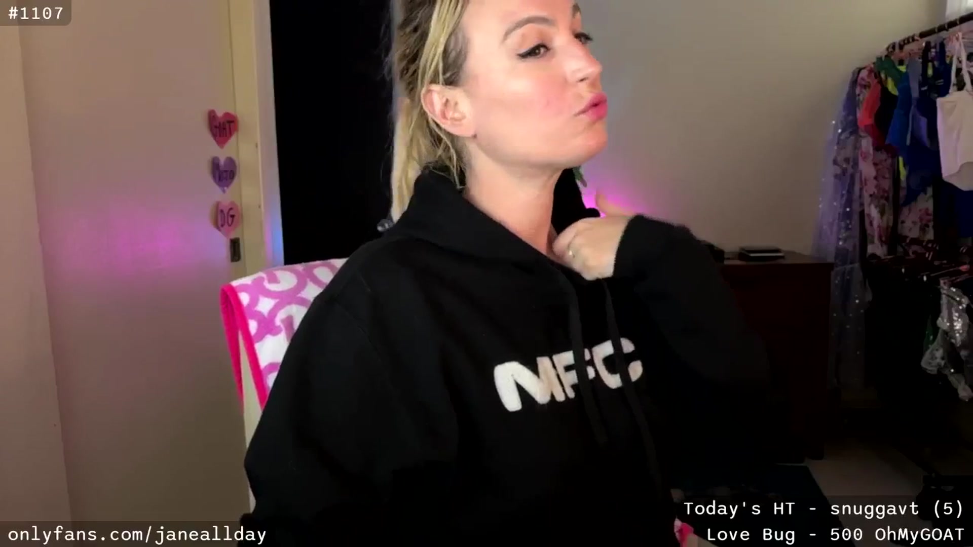 Gallery image thumbnail from JaneAllDay's myfreecams stream on, 02/05/2026, 04:21 image 12 of 20