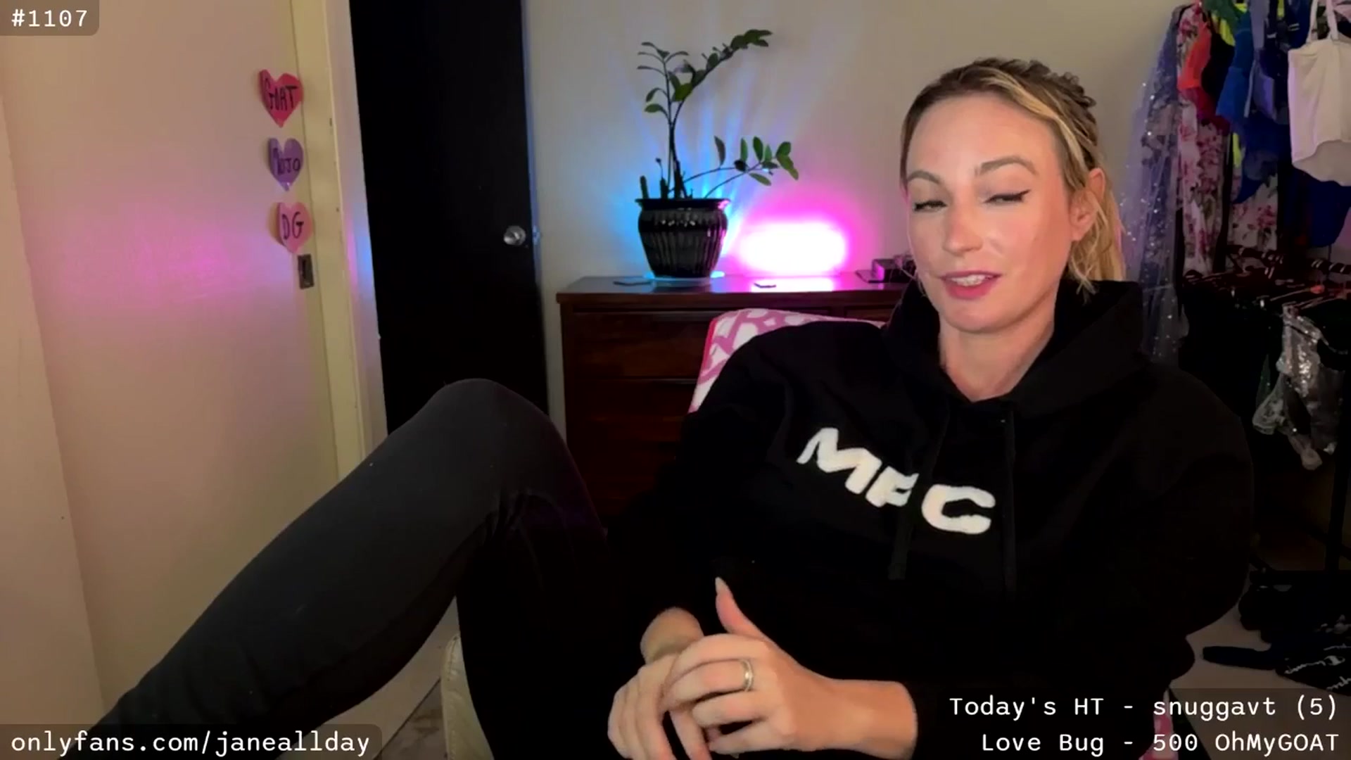 Gallery image thumbnail from JaneAllDay's myfreecams stream on, 02/05/2026, 04:21 image 11 of 20