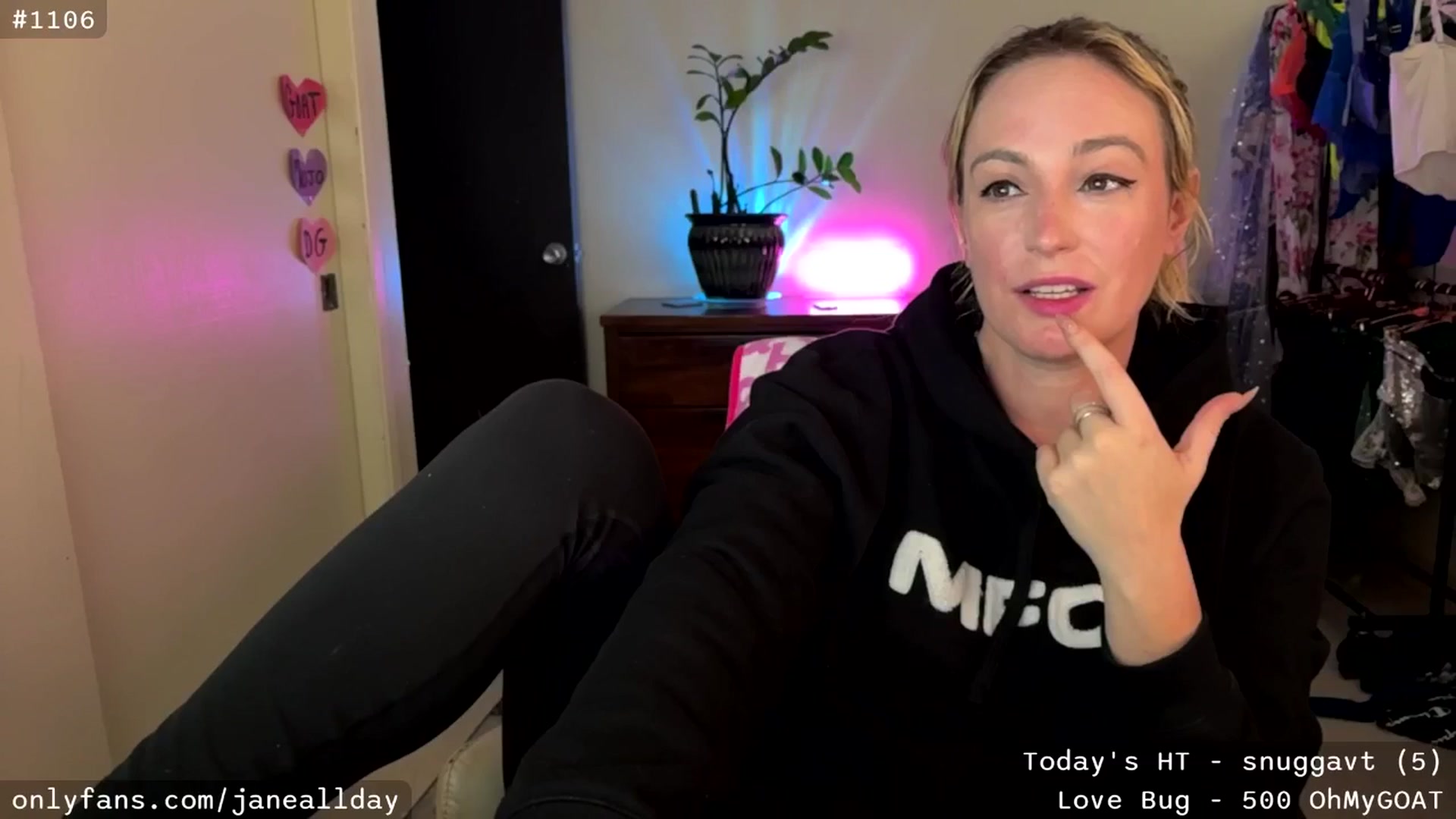 Gallery image thumbnail from JaneAllDay's myfreecams stream on, 02/05/2026, 04:21 image 8 of 20