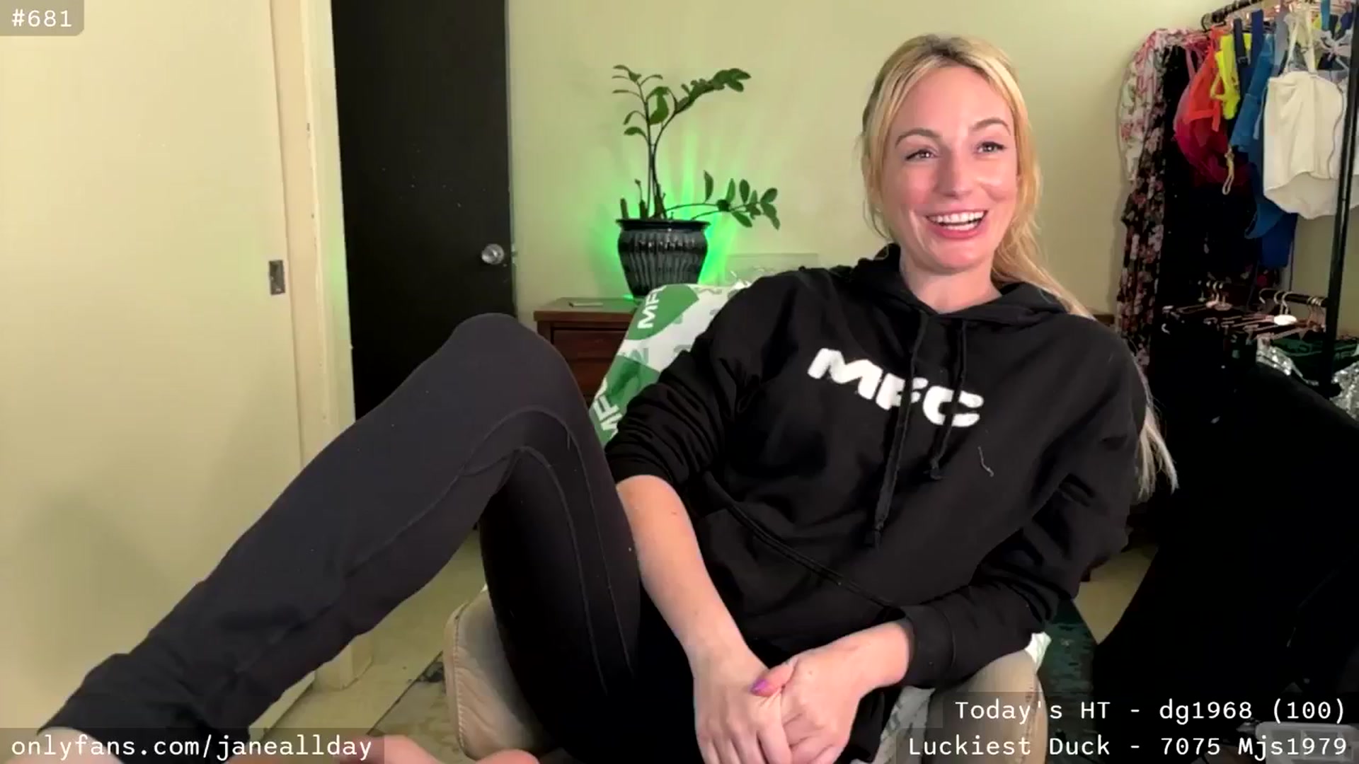 Gallery image thumbnail from JaneAllDay's myfreecams stream on, 03/28/2026, 05:16 image 2 of 20