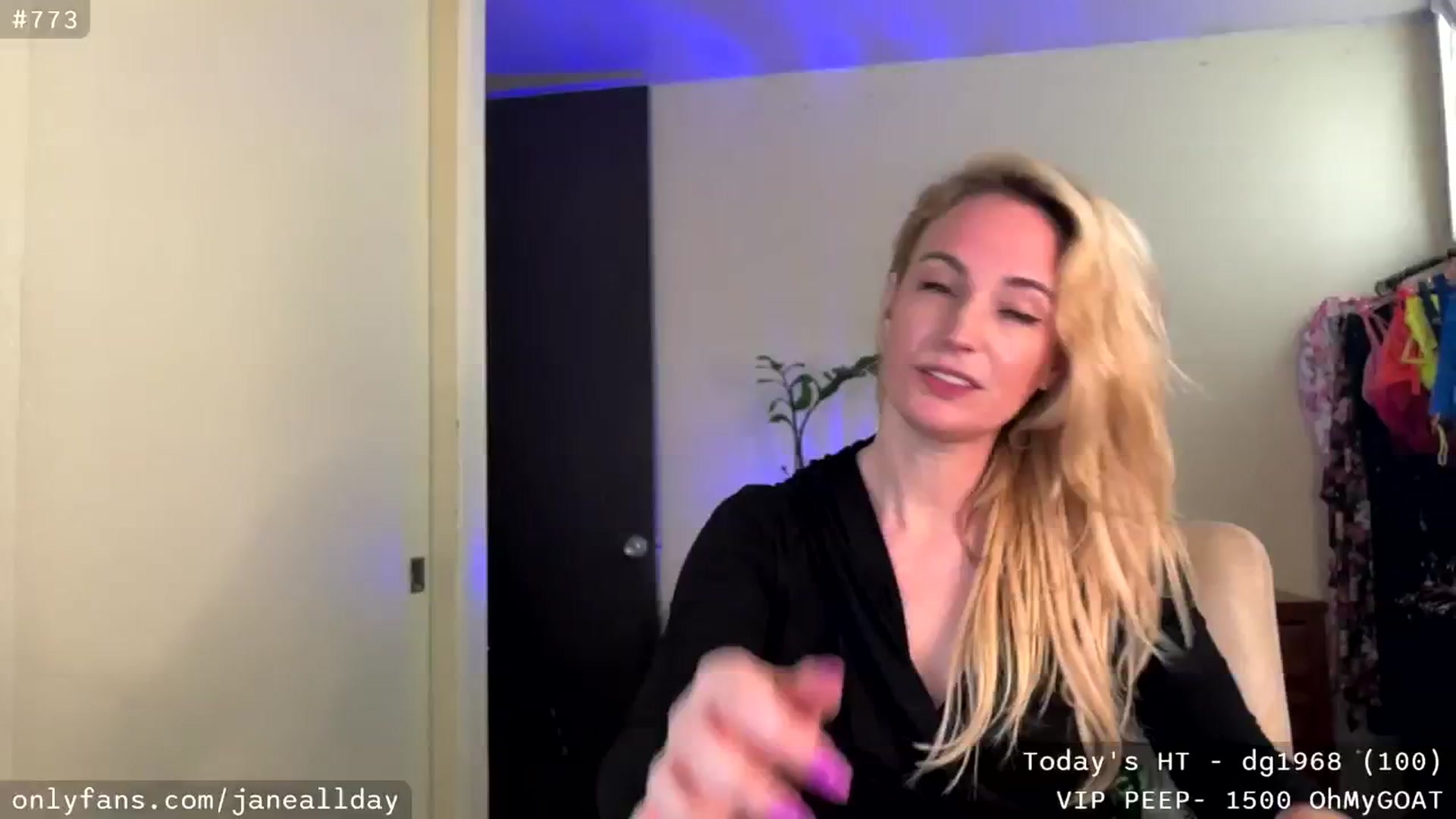 Gallery image thumbnail from JaneAllDay's myfreecams stream on, 04/05/2026, 06:01 image 4 of 20