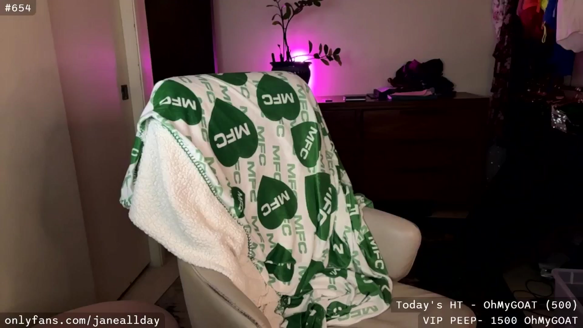 Gallery image thumbnail from JaneAllDay's myfreecams stream on, 04/09/2026, 05:12 image 16 of 20