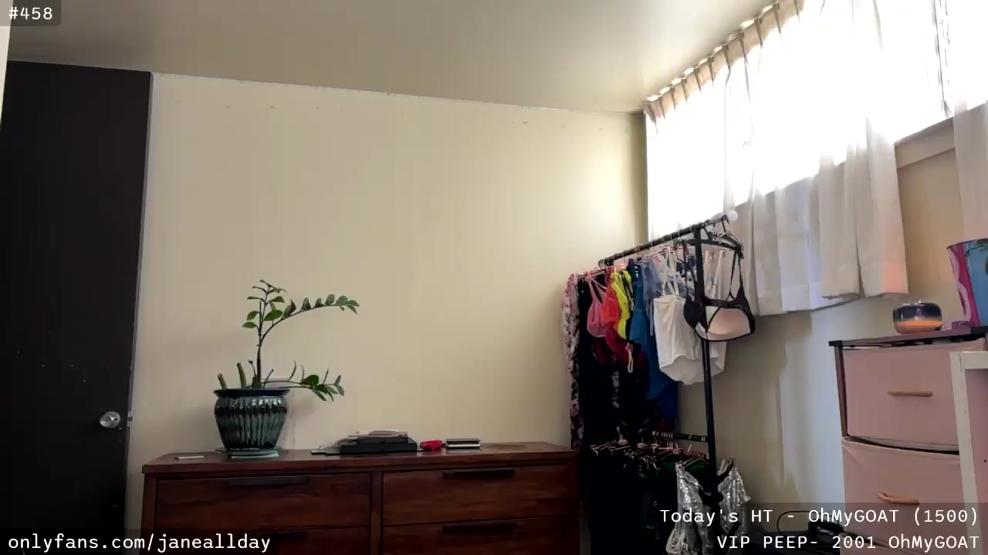 Gallery image thumbnail from JaneAllDay's myfreecams stream on, 04/30/2026, 01:49 image 1 of 20
