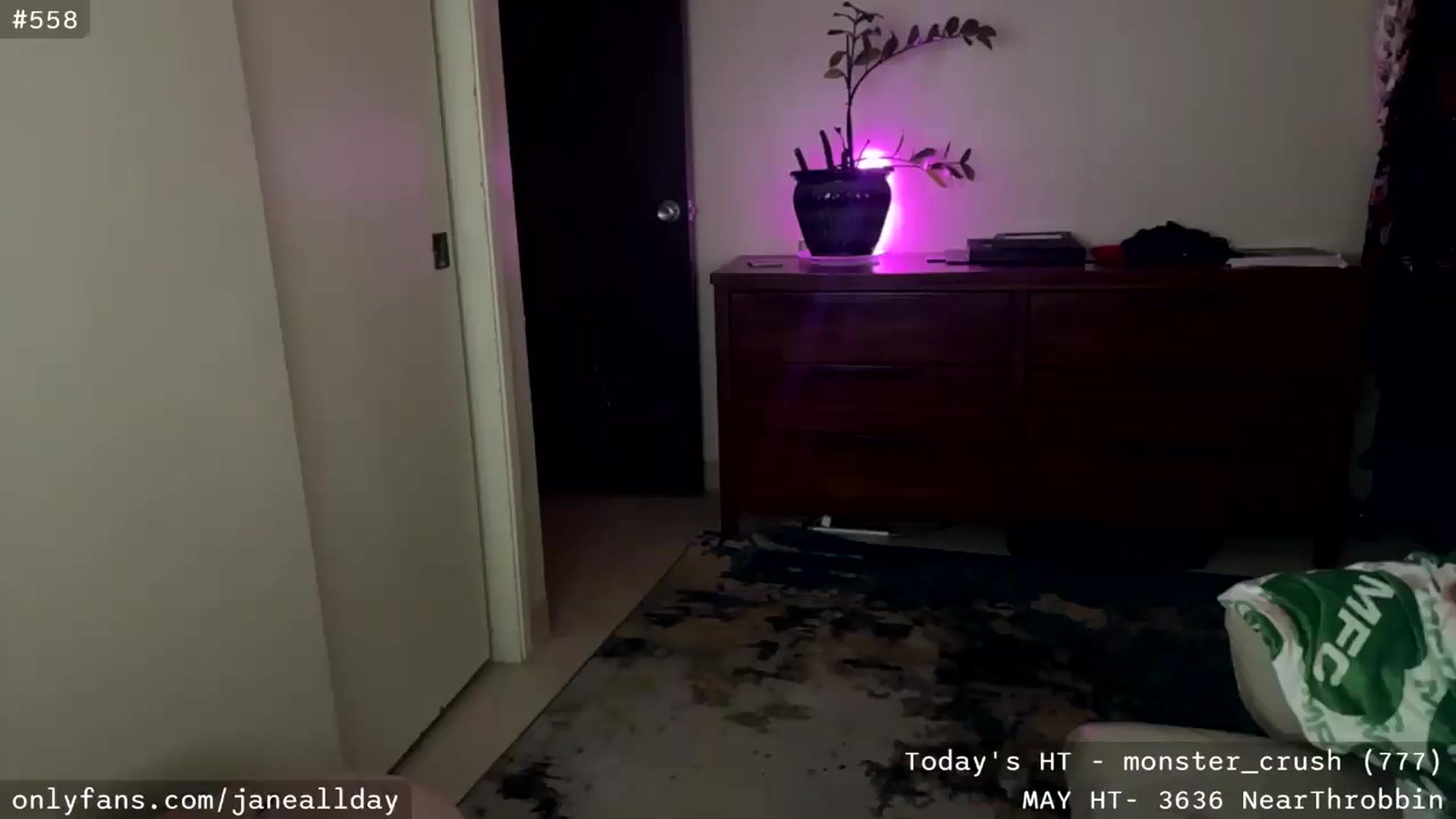 Gallery image thumbnail from JaneAllDay's myfreecams stream on, 05/13/2026, 05:39 image 17 of 20