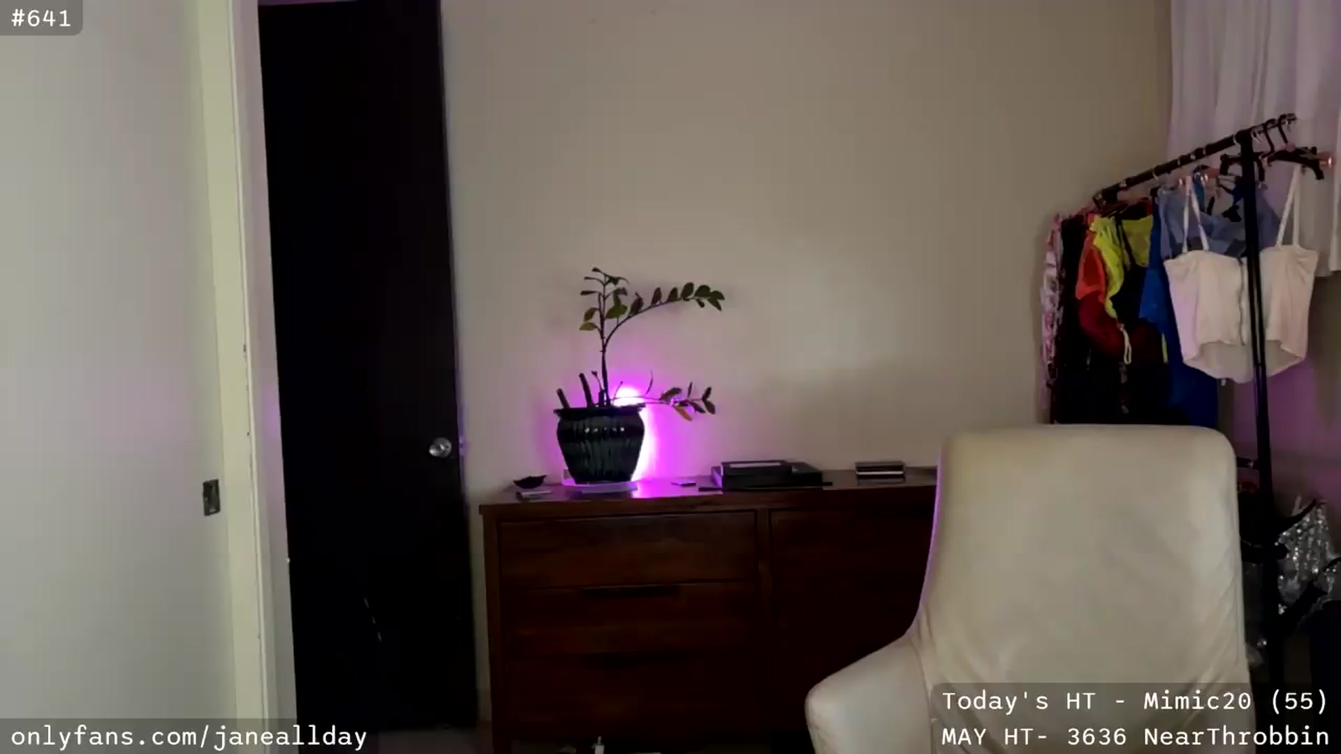 Gallery image thumbnail from JaneAllDay's myfreecams stream on, 05/23/2026, 06:34 image 16 of 20