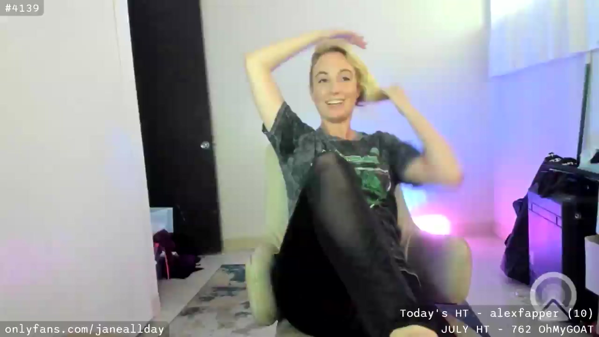 Gallery image thumbnail from JaneAllDay's myfreecams stream on, 08/01/2026, 05:38 image 6 of 20