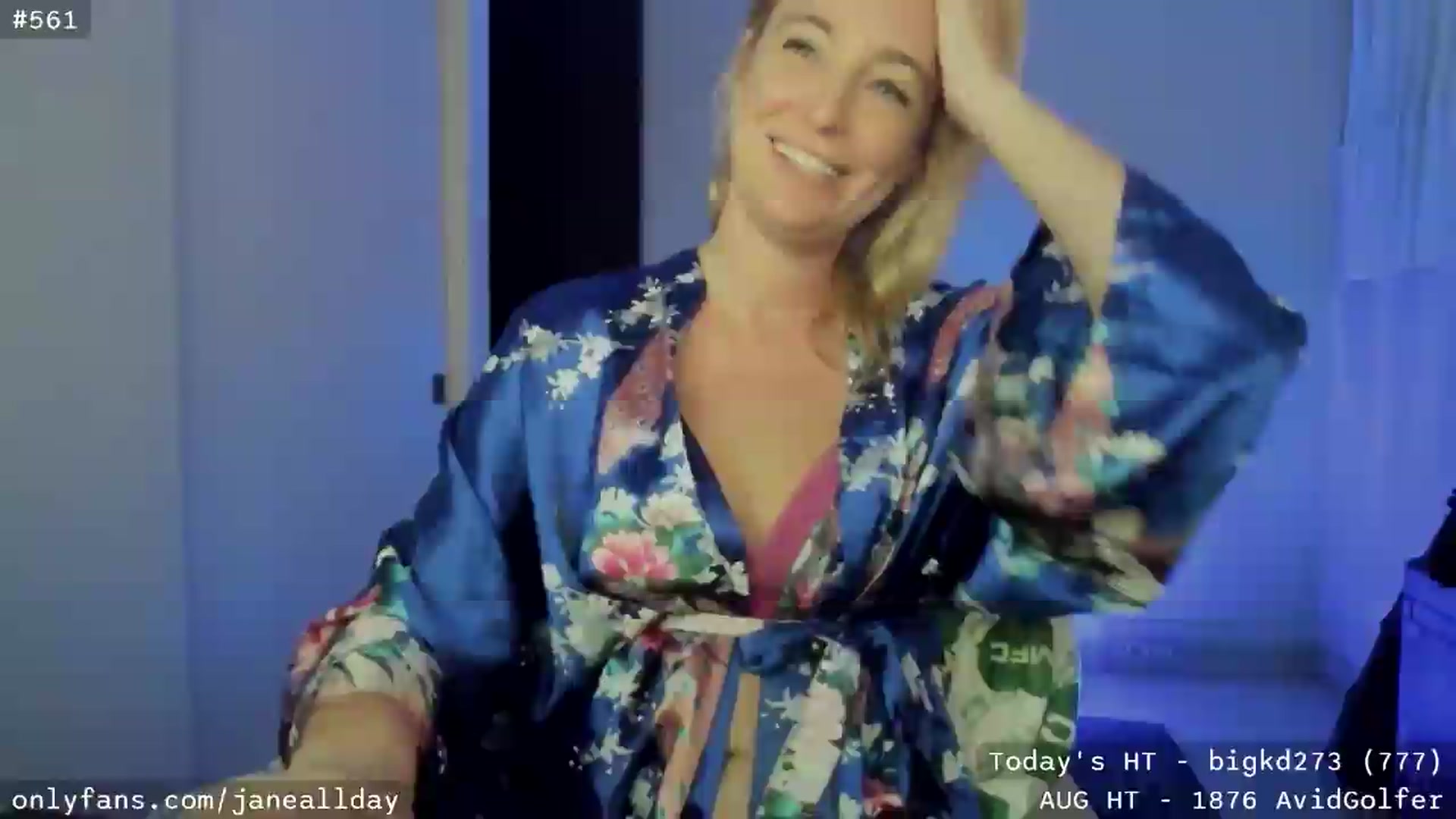Gallery image thumbnail from JaneAllDay's myfreecams stream on, 08/18/2026, 06:38 image 10 of 20