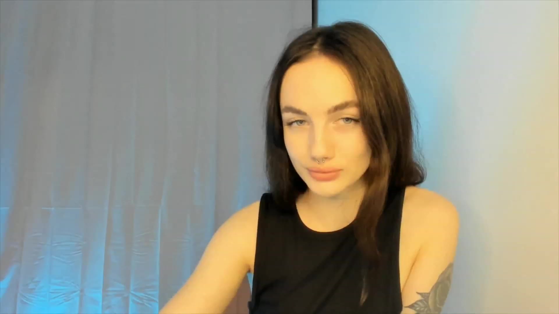 Gallery image thumbnail from JaneBaker's myfreecams stream on, 12/17/2022, 23:06 image 14 of 20