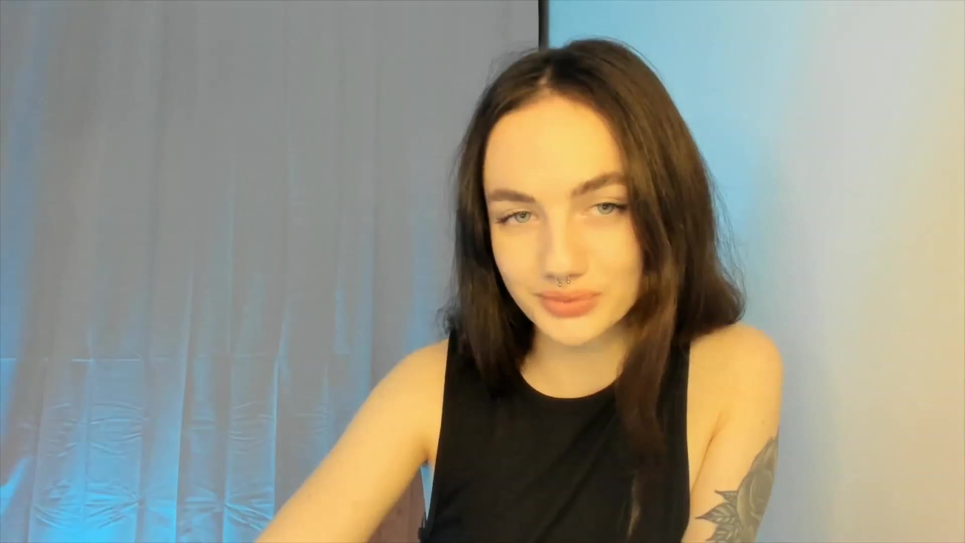 Gallery image thumbnail from JaneBaker's myfreecams stream on, 12/17/2022, 23:06 image 17 of 20