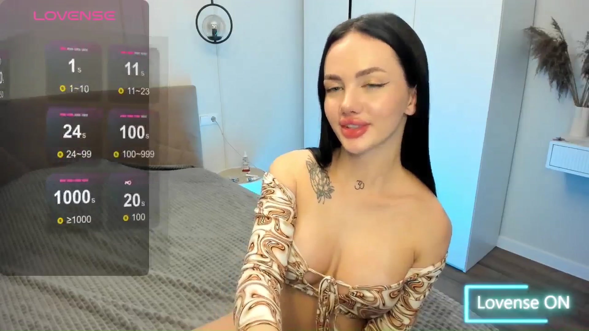 Gallery image thumbnail from JaneBaker's myfreecams stream on, 03/24/2025, 24:31 image 2 of 20