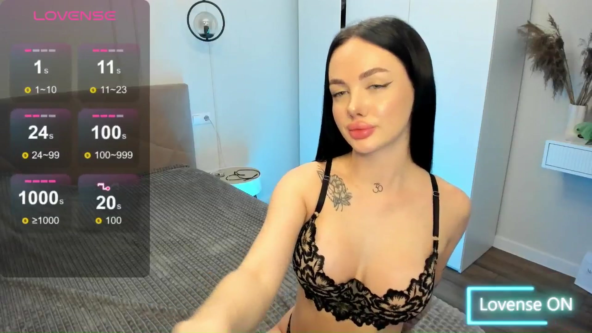 Gallery image thumbnail from JaneBaker's myfreecams stream on, 04/15/2025, 24:48 image 8 of 20